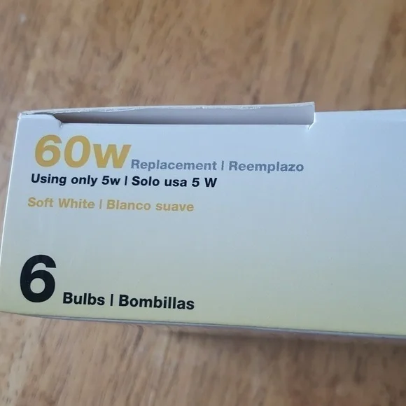 LED Lightbulbs Set of 6 Replacement Bulbs Candelabra Light Bulbs 60 watt - Picture 3 of 9